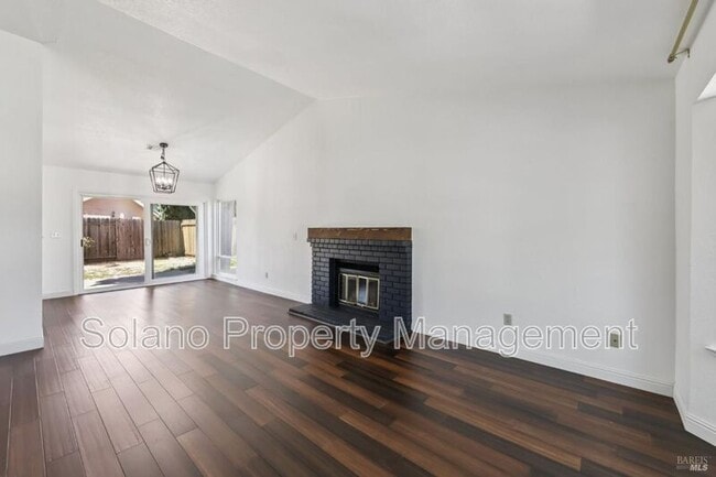 Photo - 309 Nancy Ln