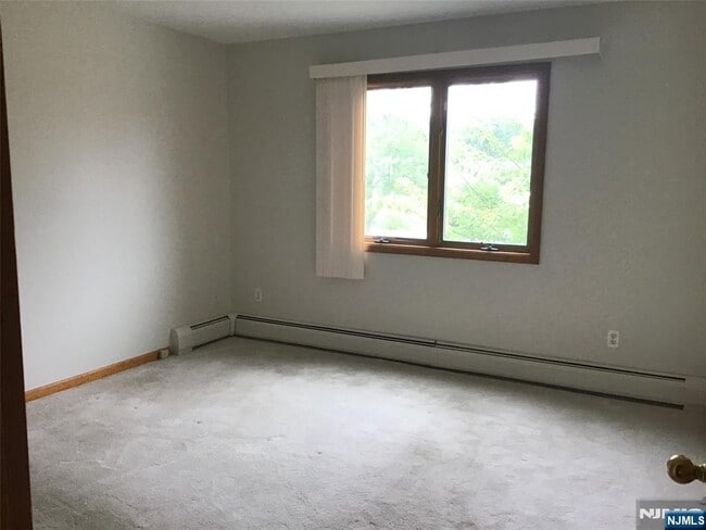 Photo - 411 Chestnut St