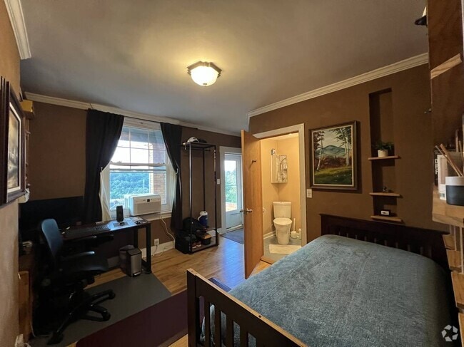 Building Photo - 628 Blanton St Rental