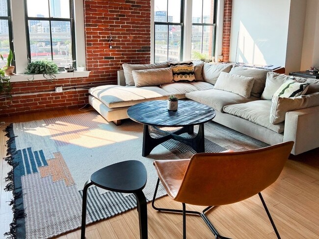 Photo - 9 W Broadway Unit 509