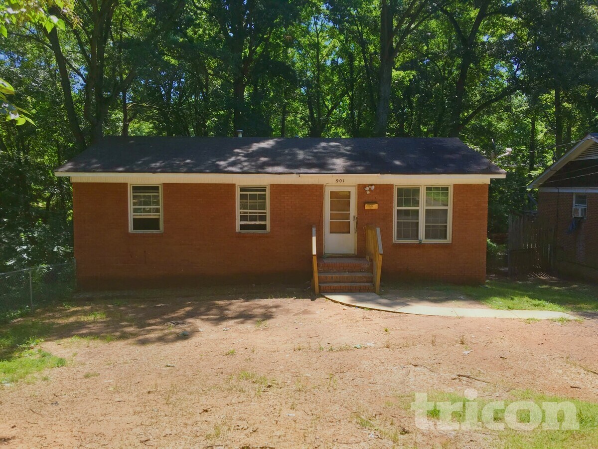 Photo - 901 Crestmere St