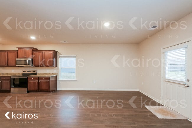 Photo - 1041 Pilgrim Ln