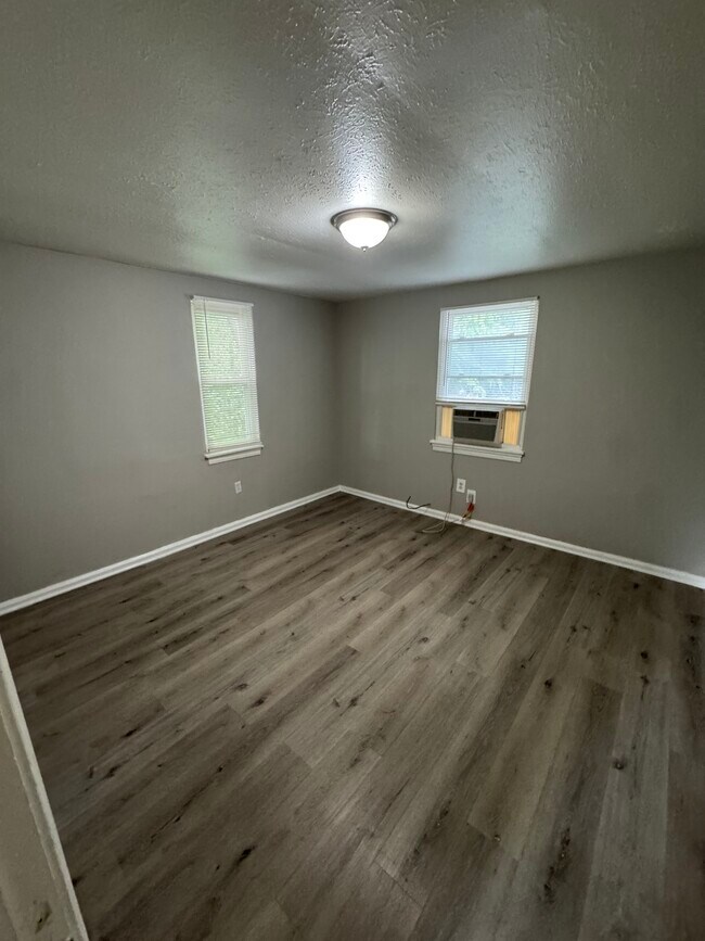 Photo - 4046 Taylor Blvd Unit #2