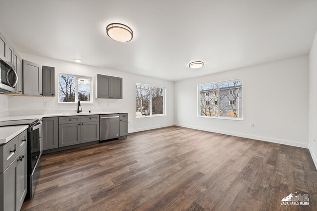 Actual unit has an island - 1493 W 40th Ave Unit #1493