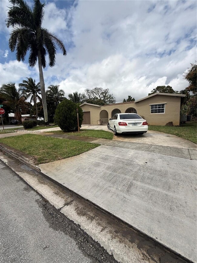 Photo - 4998 SW 8th Ct