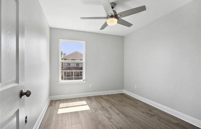 Photo - 2421 S Roman St