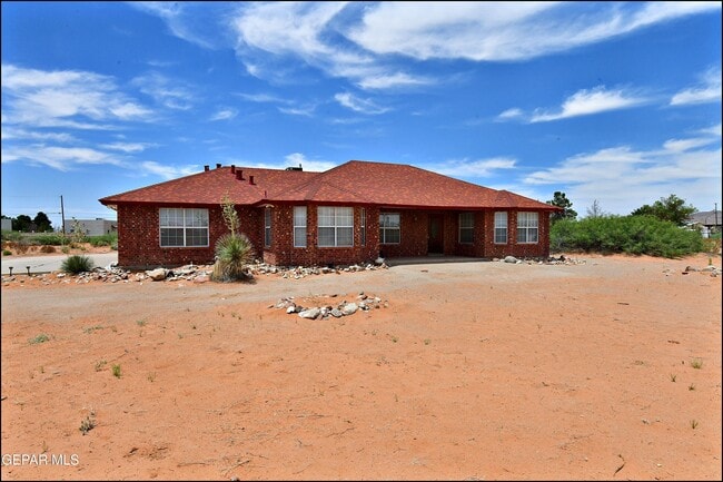 Building Photo - 14101 Koshare Ct