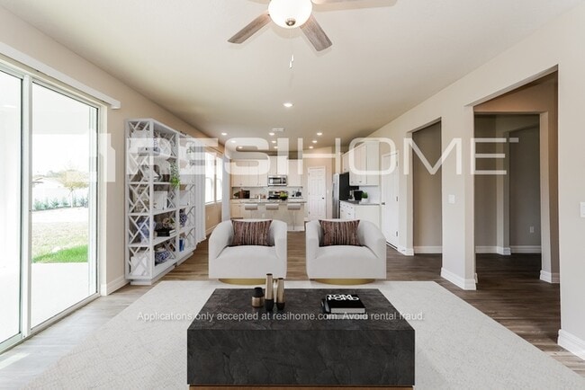 Photo - 1694 Diane St