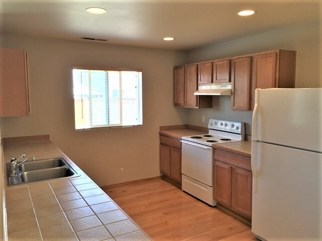 Photo - 9523 187 St E