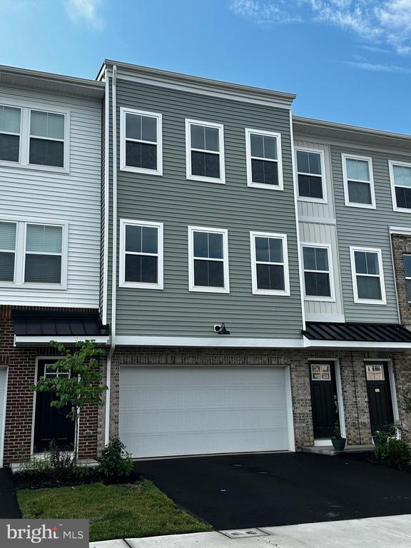 Photo - 51 Four Leaf Dr Townhome