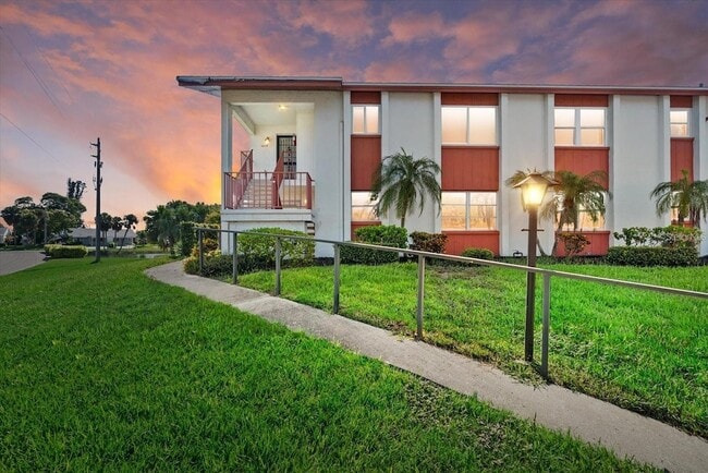 Photo - 4852 Independence Dr Unidad 4852