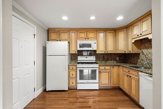 Photo - 305 Pine St Unit 8