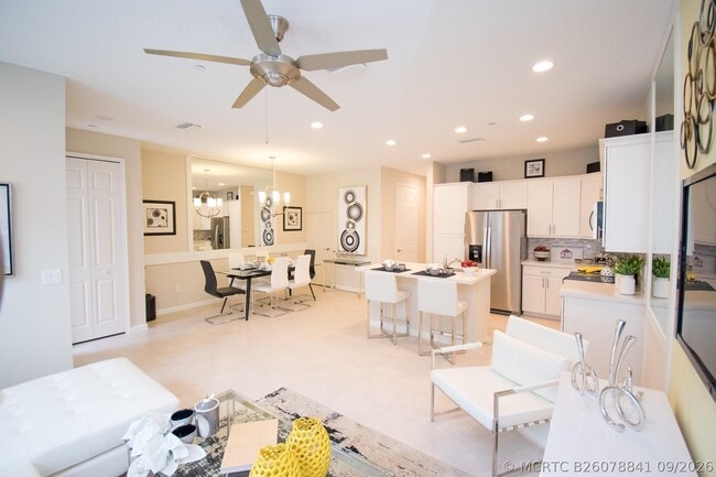 14446 Emerald Pl Wy