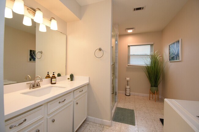 Photo - 7907 Aleta Dr