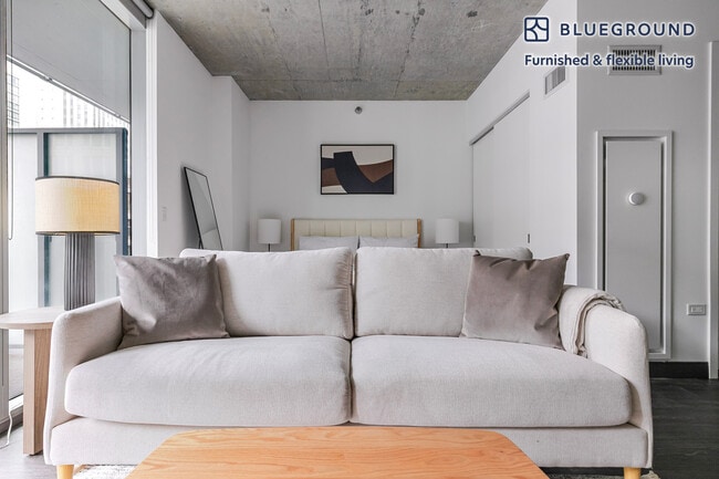 Photo - 60 E Randolph St Unidad FL8-ID1346