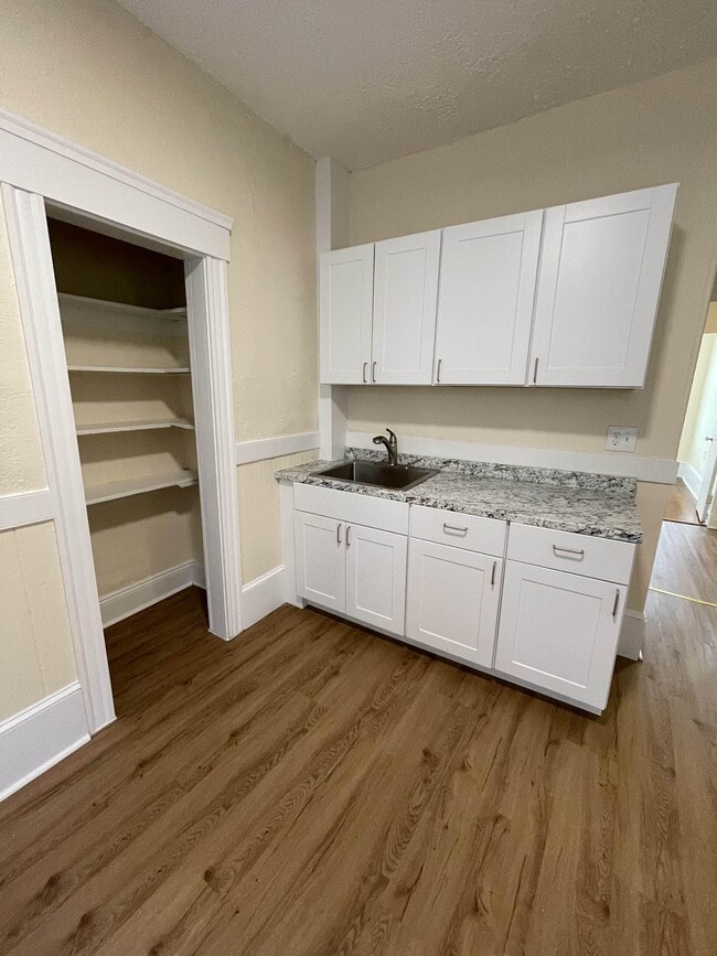 Building Photo - 901 Huntington Ave Unit 3 Rental
