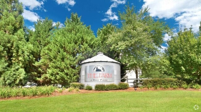 Building Photo - 3367 Streamside Dr Rental