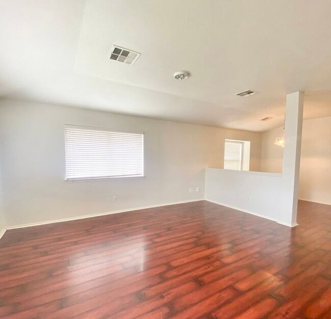 Photo - NEW IN MANAGEMENT - AVAILABLE NOW!