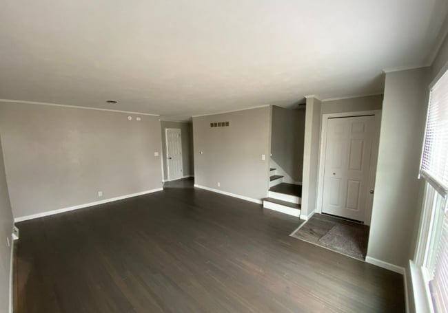 Photo - 121 E 35th St