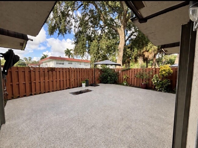 4039 Palm Bay Cir