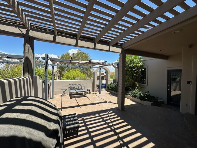 Photo - 12230 N Desert Sage Dr Unit Charming Duplex