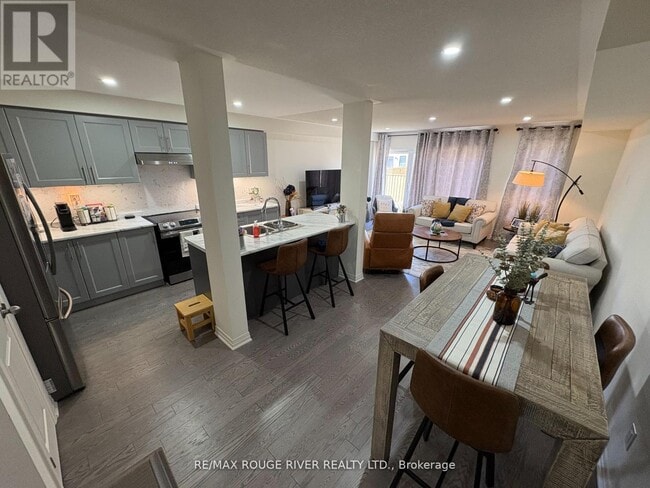 Photo - 60 Sailors Landing