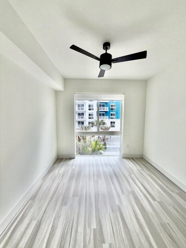 Photo - 18631 NE 25th Pl Unidad 802