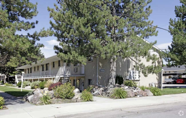 Economy one bedroom exterior front and landscaping