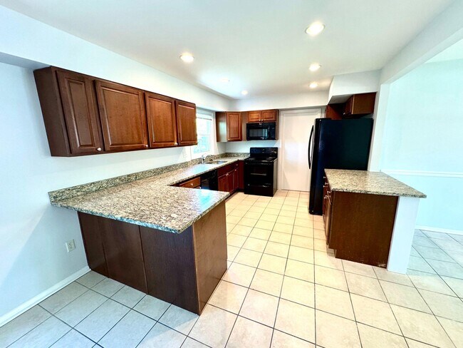 Photo - 2911 Tallow Ln