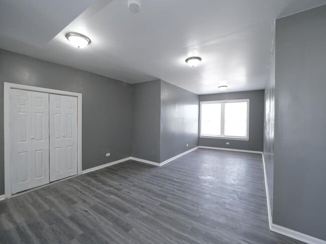 Building Photo - 346 N Laramie Ave Unit 2S