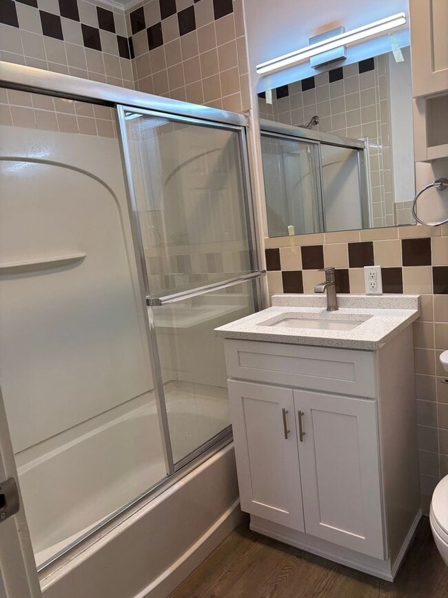 Photo - Newly remodeled, 1st floor, 2 bedroom apt. Bethlehem Pa Unit 421A