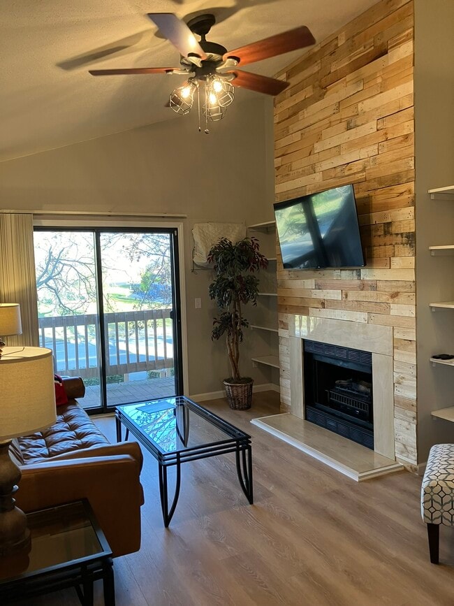 Photo - 1371 W 18th Ave Unit The Red Door