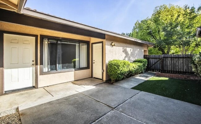 Photo - 2728 Almondwood Way