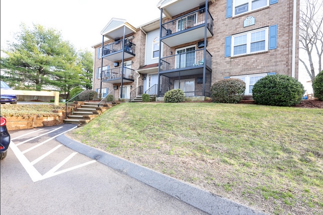 Building Photo - 610 S Franklin St Unit B202