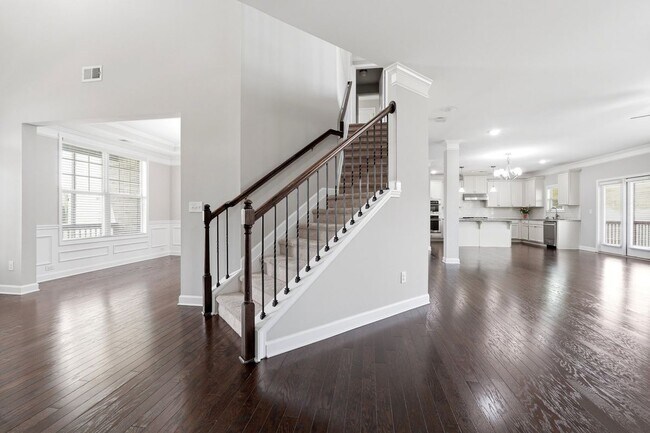 Photo - 304 Cochin Dr