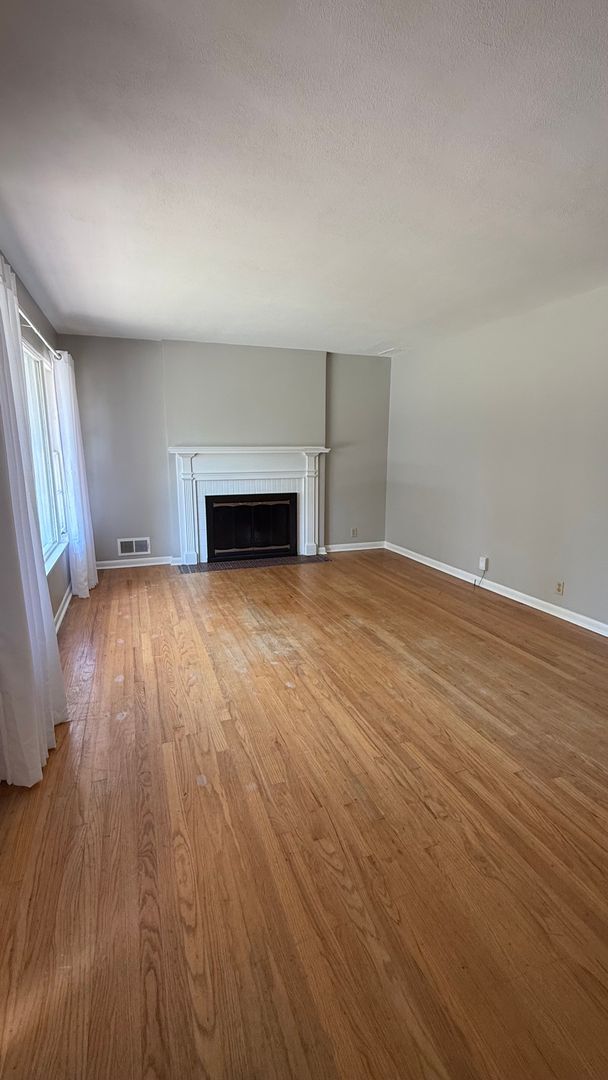 Photo - 1300 E 7th St