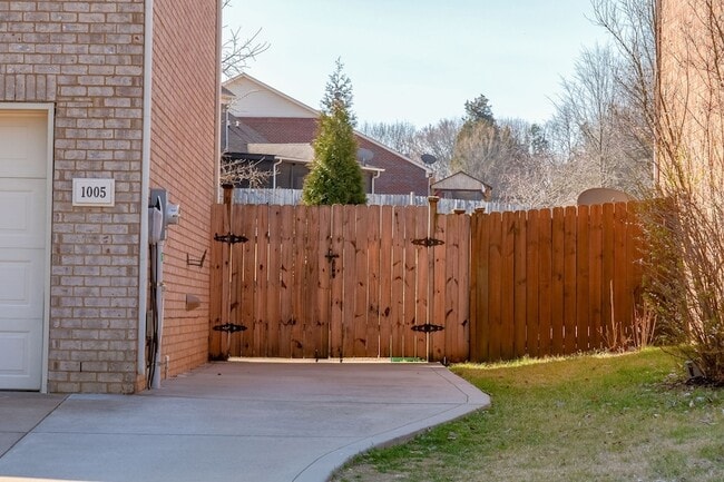 Photo - 1005 Gannett Rd