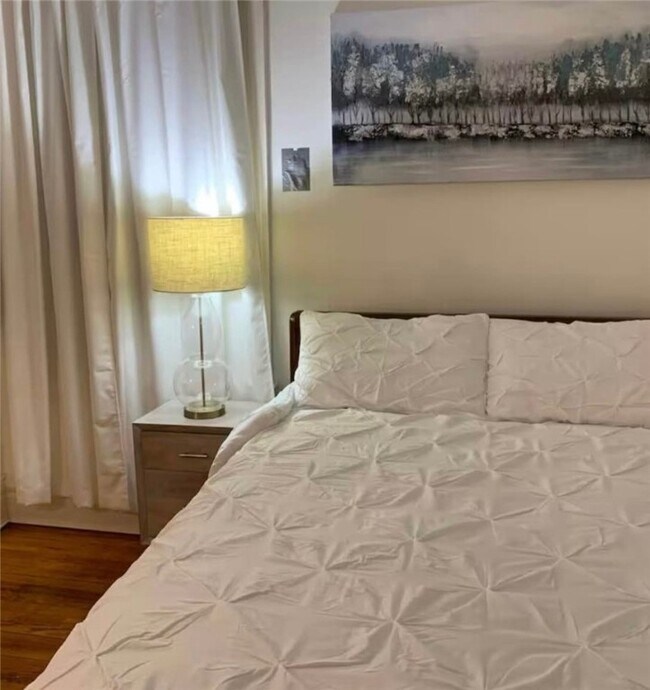 Photo - 948 Monroe Ave