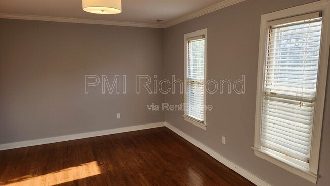 Photo - 2018 Cambridge Dr