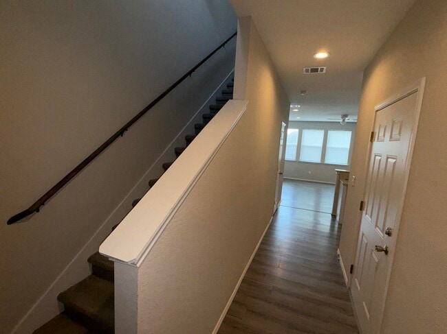 Photo - 6918 Crestway Dr Unit 4