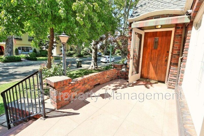 937 Sonoma Way