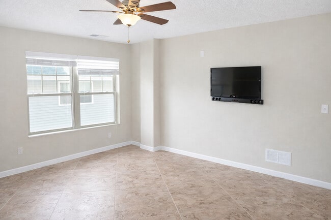 Eagle Crossing Luxury Apartments