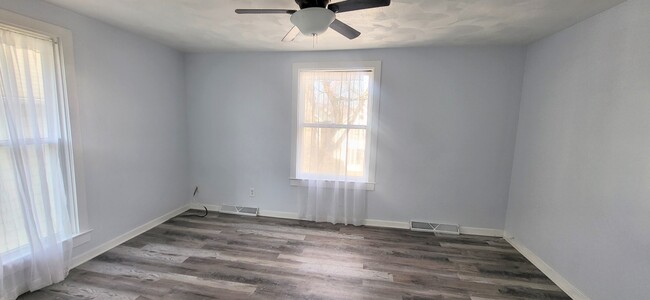 Building Photo - 1223 Michigan Ave Rental