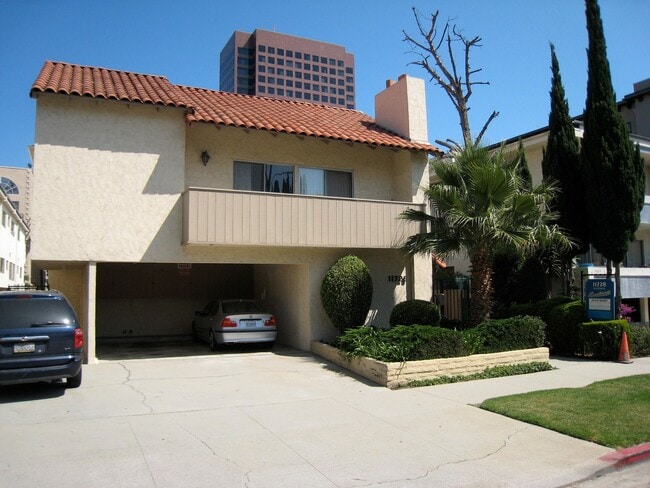 Photo - 11728 Kiowa Ave