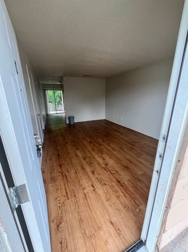 Photo - Cedarhill Apartments Unit D