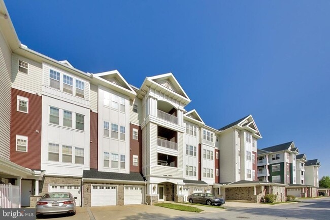 Building Photo - 13851 Belle Chasse Blvd Unit 213