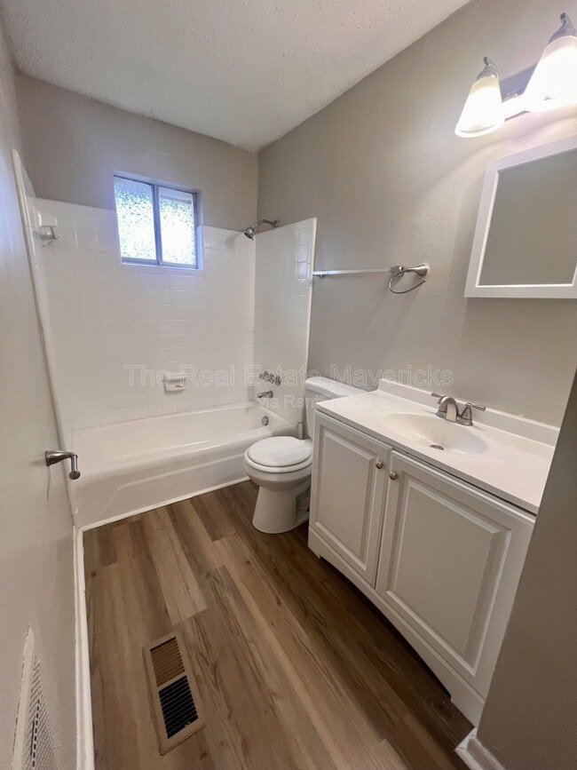 Photo - 4706 Midland Pike