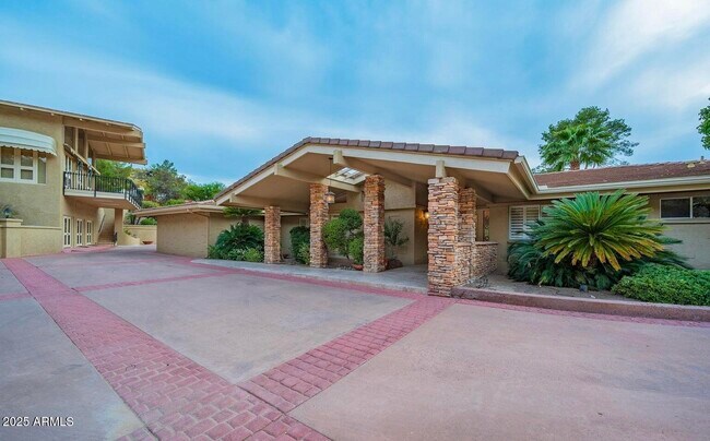 Building Photo - 3500 E Lincoln Dr Rental
