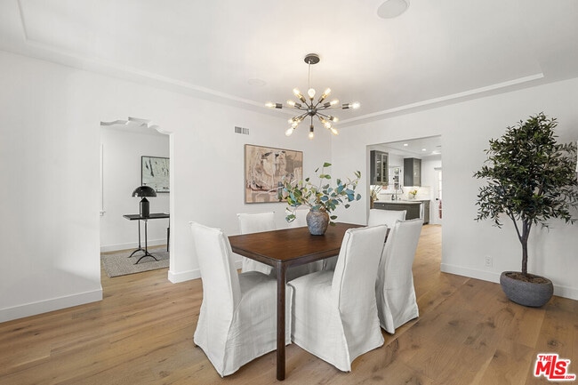 Photo - 1064 S Alfred St