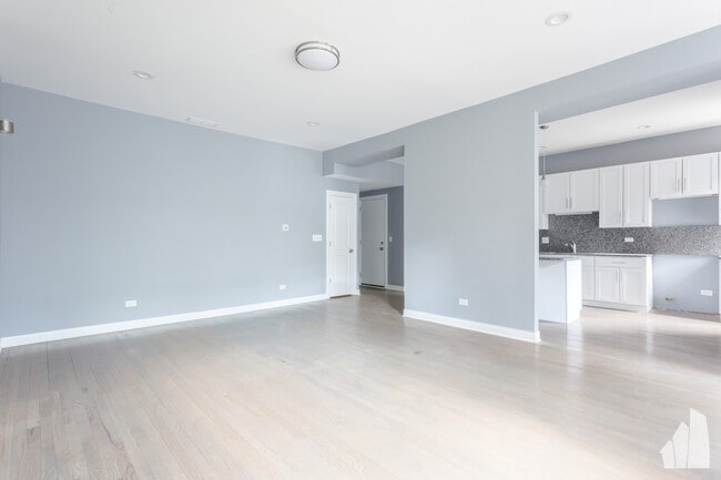 Photo - 5130 S Greenwood Ave Unidad 2S